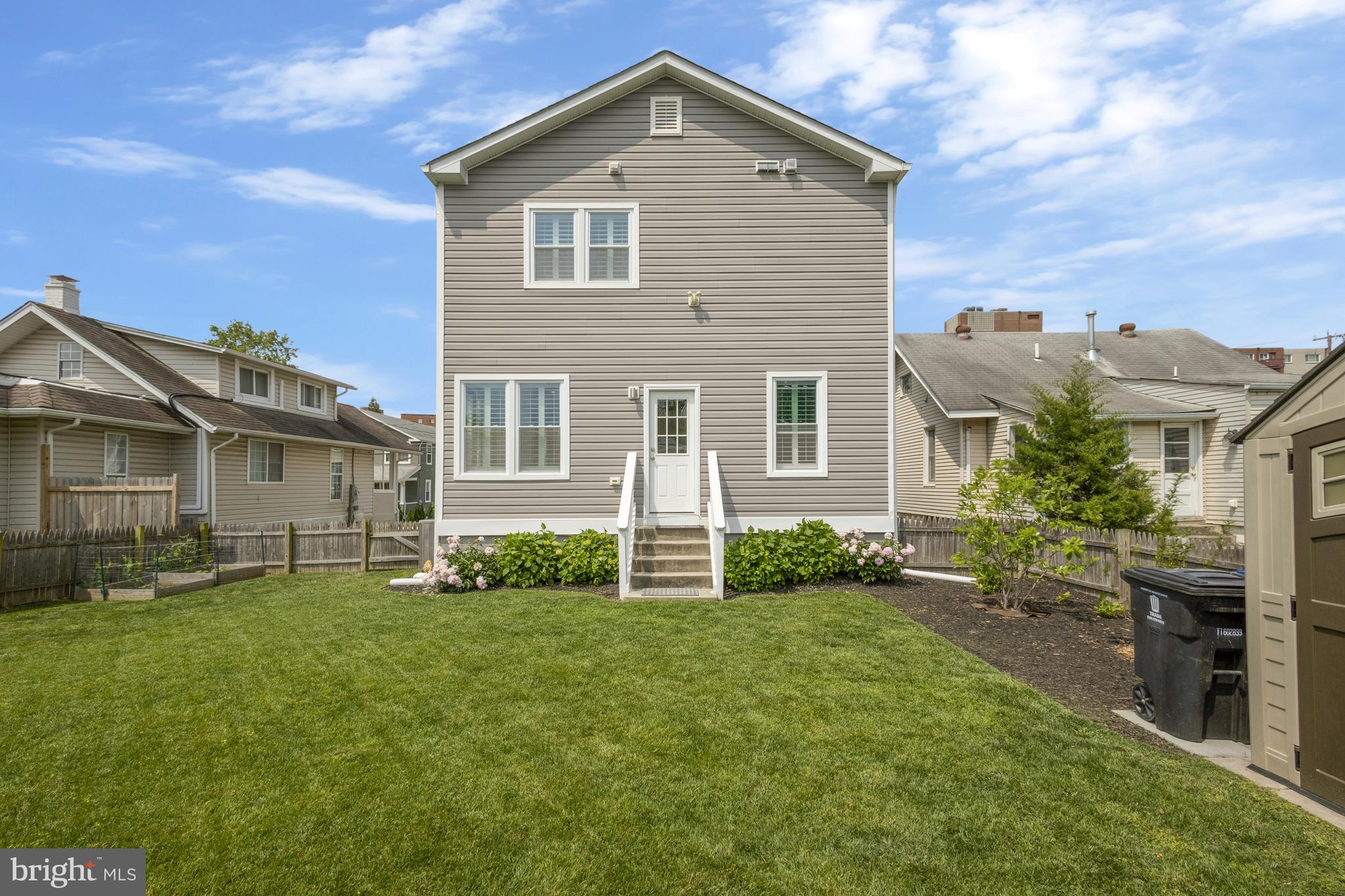 ARLINGTON VIEW - Residential