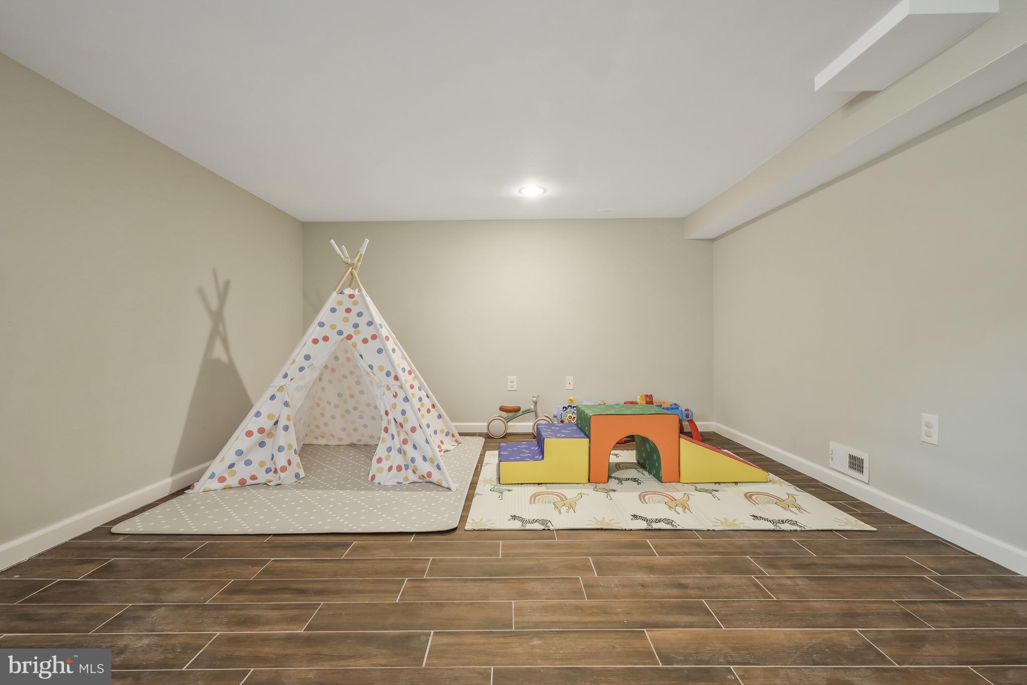 ARLINGTON VIEW - Residential