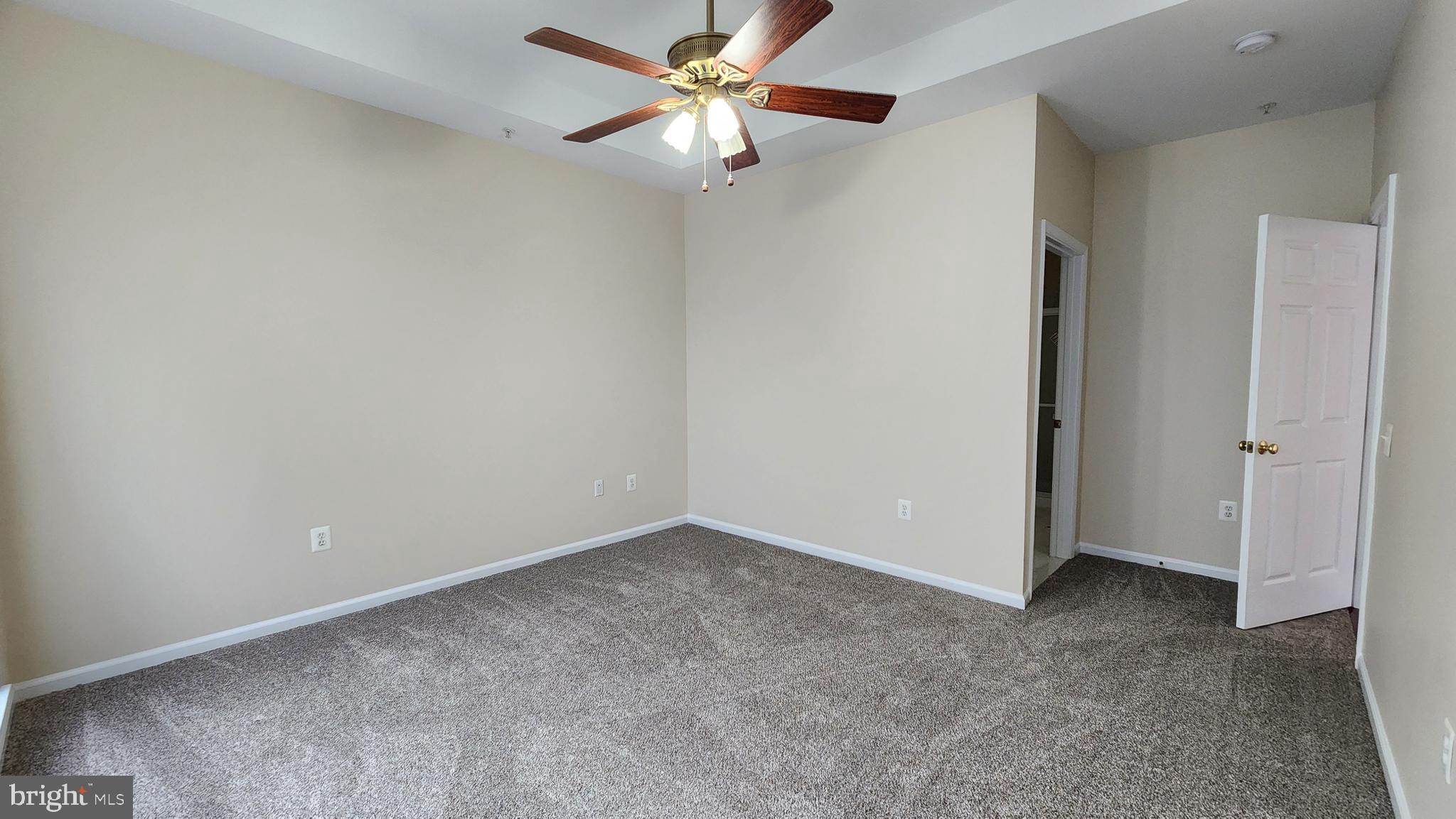 OVERLOOK CONDOMINIUM - Residential Lease