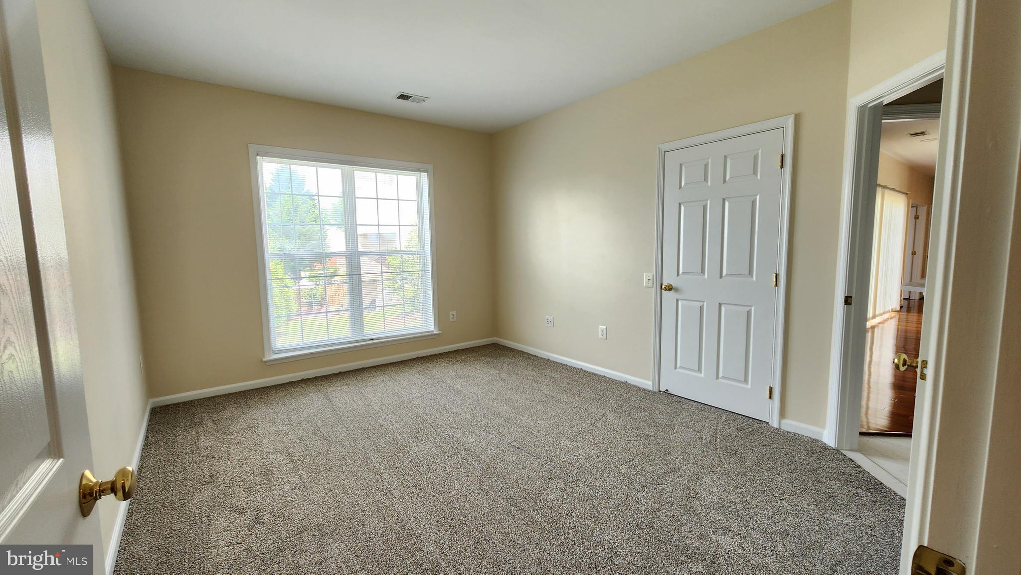 OVERLOOK CONDOMINIUM - Residential Lease