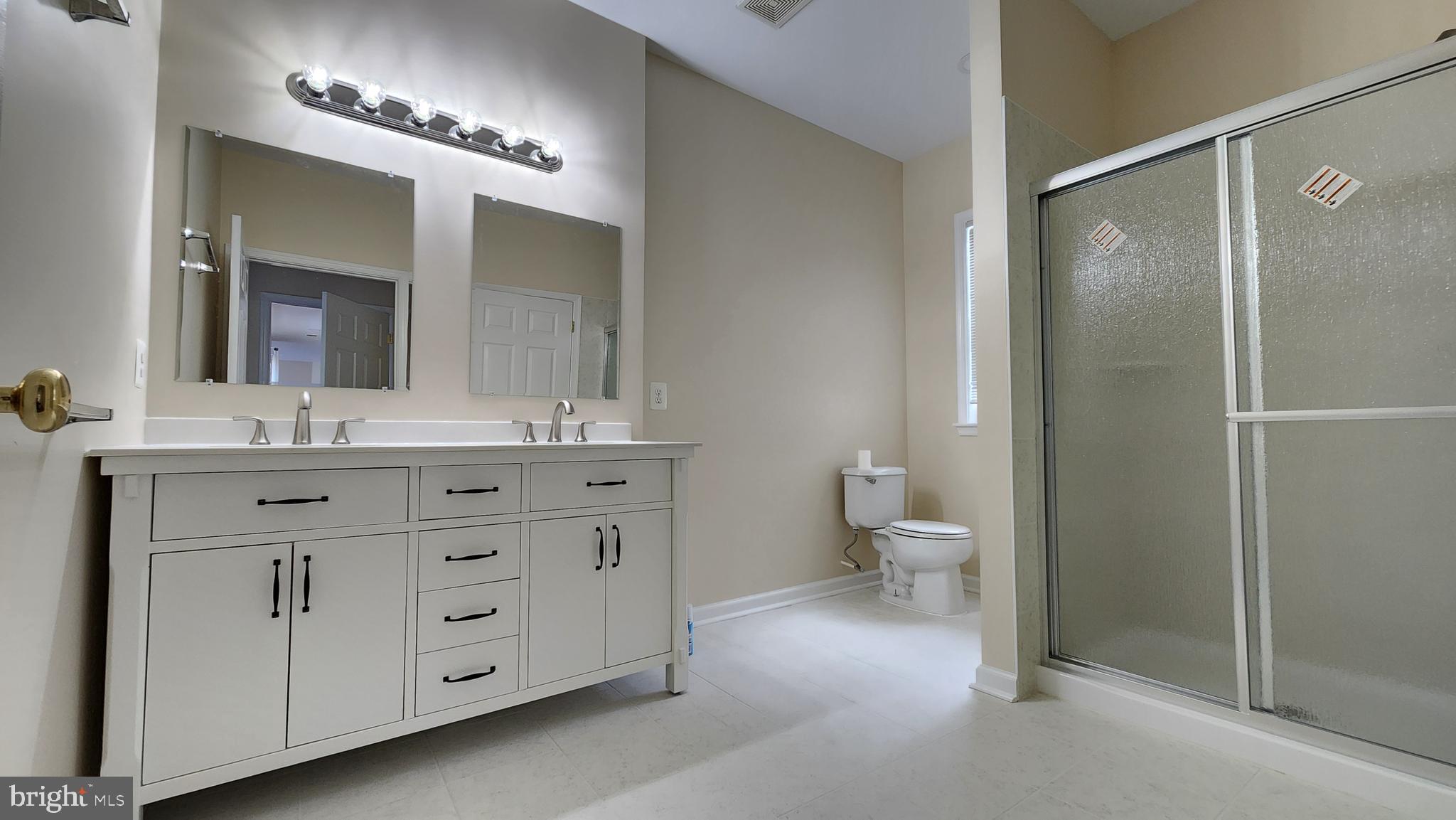 OVERLOOK CONDOMINIUM - Residential Lease