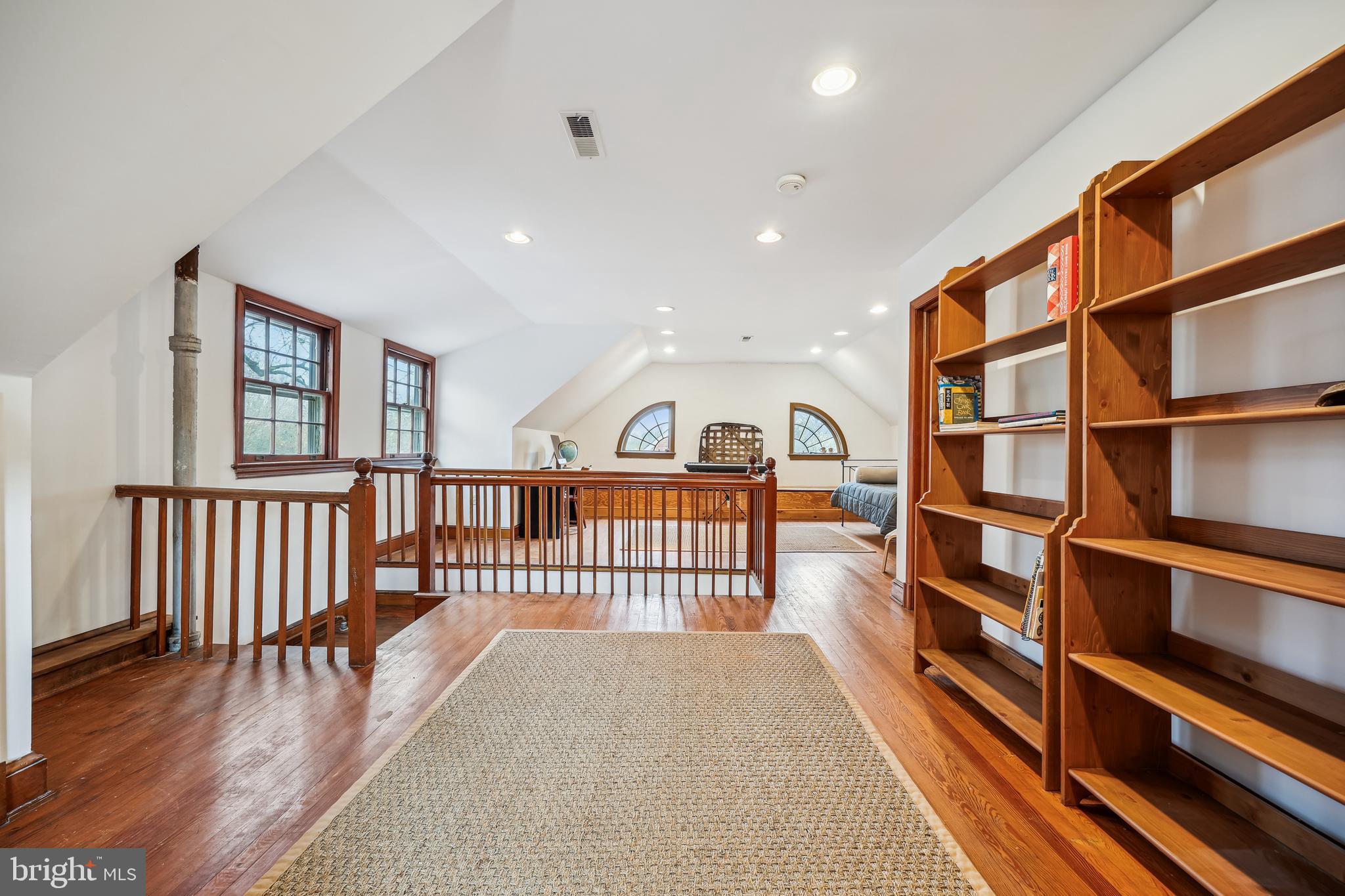 WOODSIDE PARK - Residential