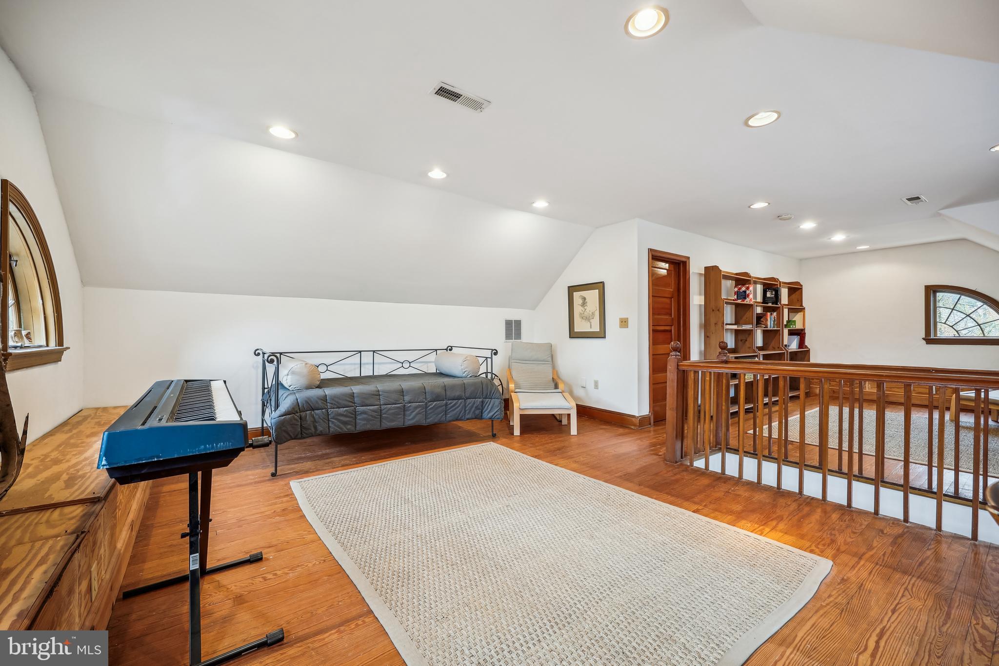 WOODSIDE PARK - Residential