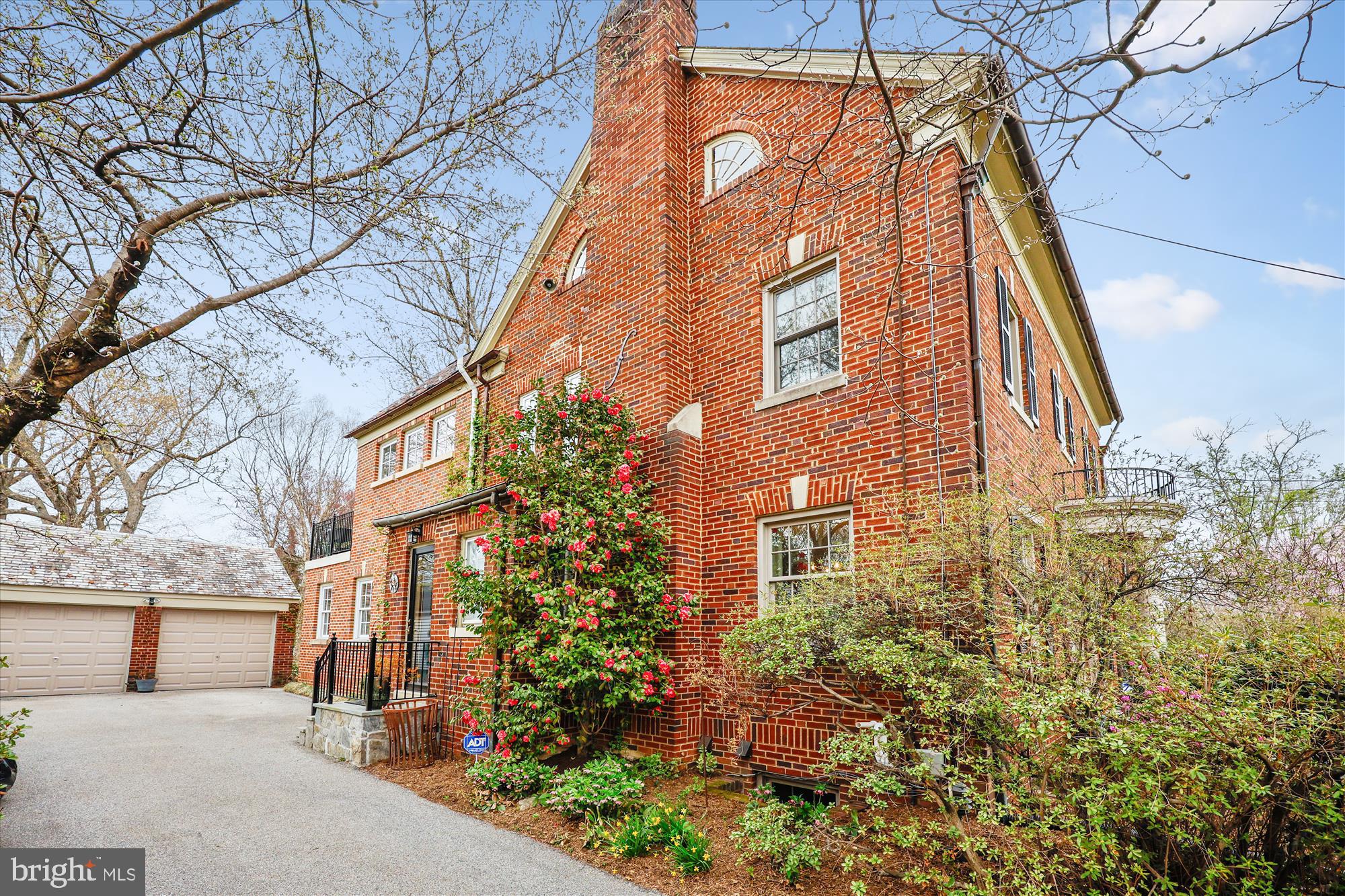 WOODSIDE PARK - Residential