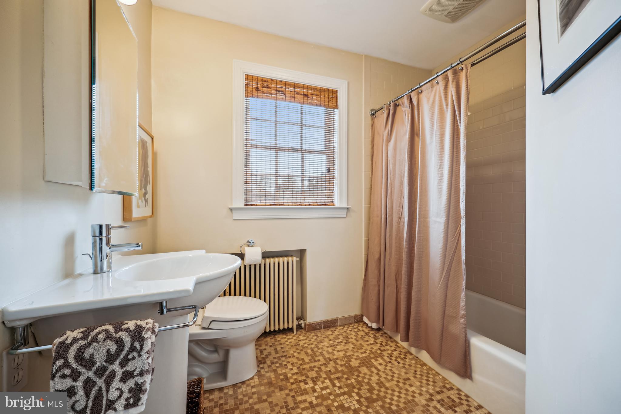 WOODSIDE PARK - Residential