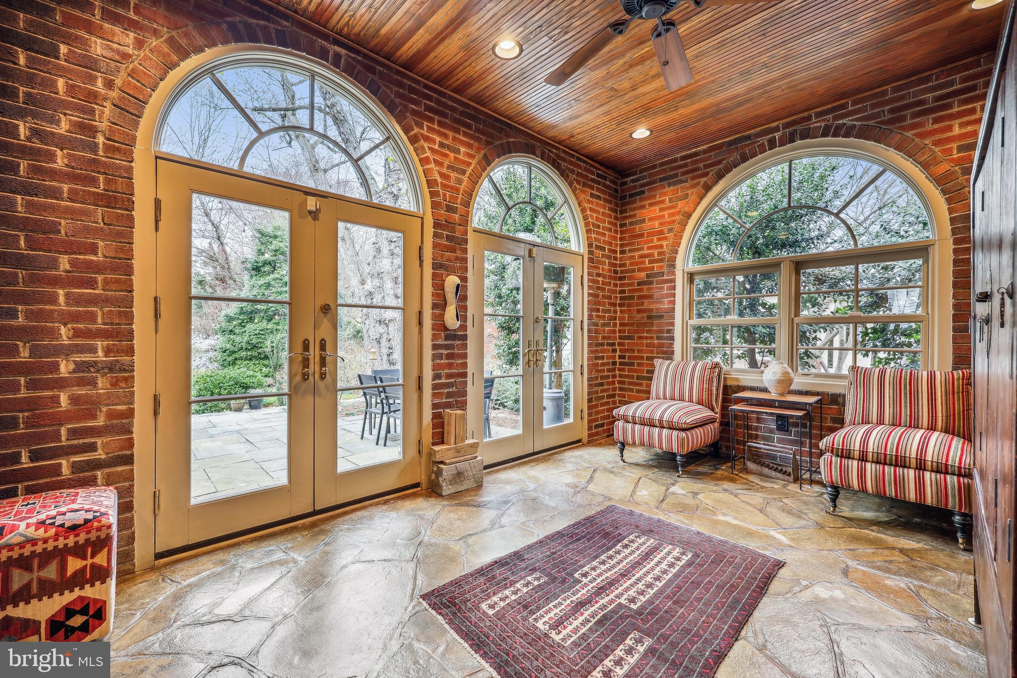 WOODSIDE PARK - Residential