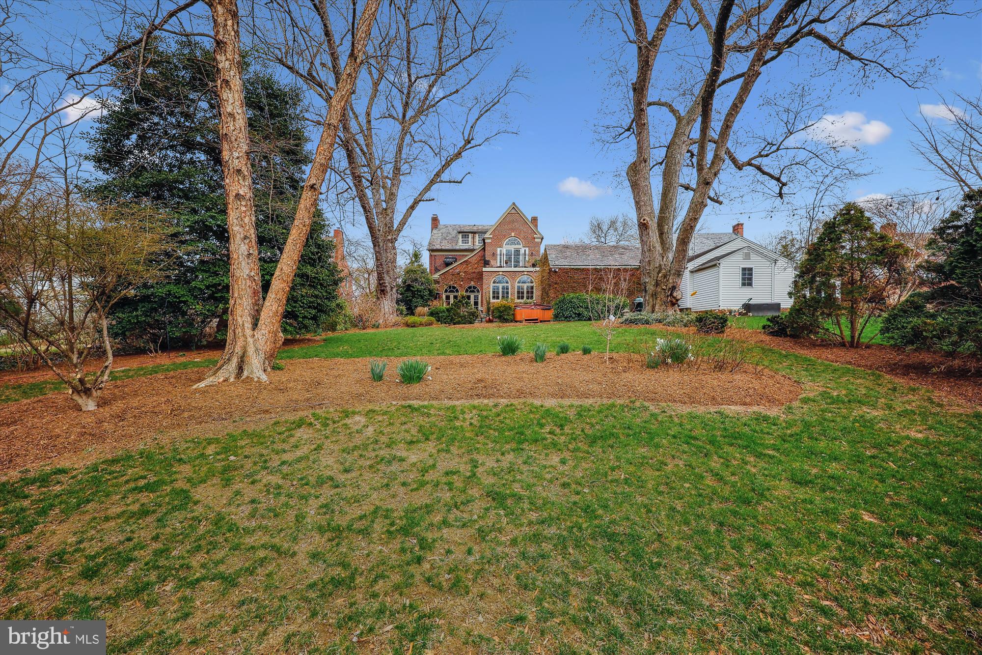 WOODSIDE PARK - Residential