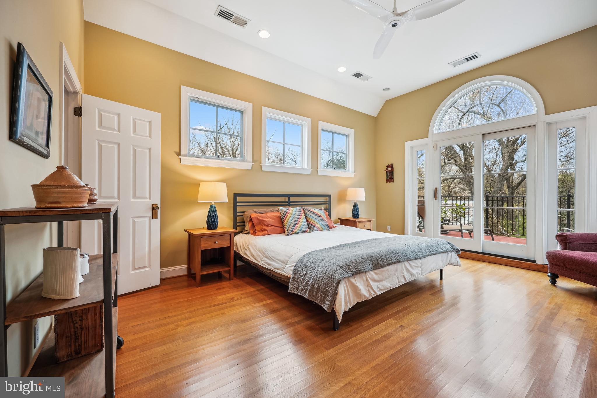 WOODSIDE PARK - Residential