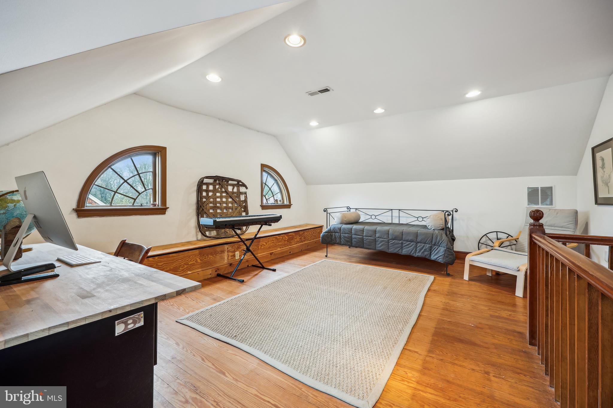 WOODSIDE PARK - Residential