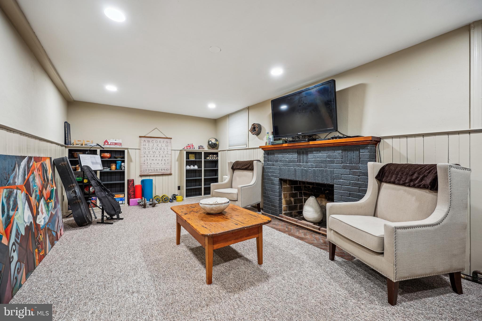 WOODSIDE PARK - Residential