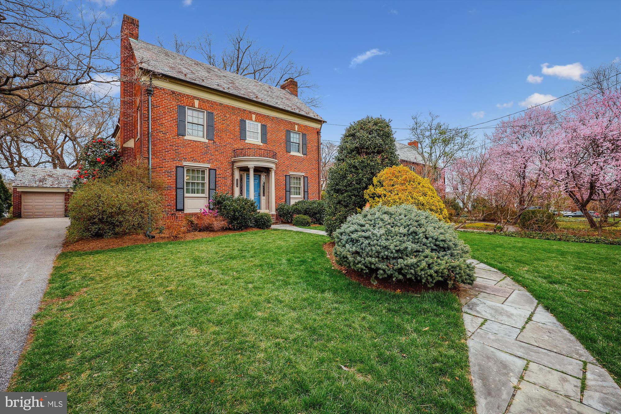 WOODSIDE PARK - Residential