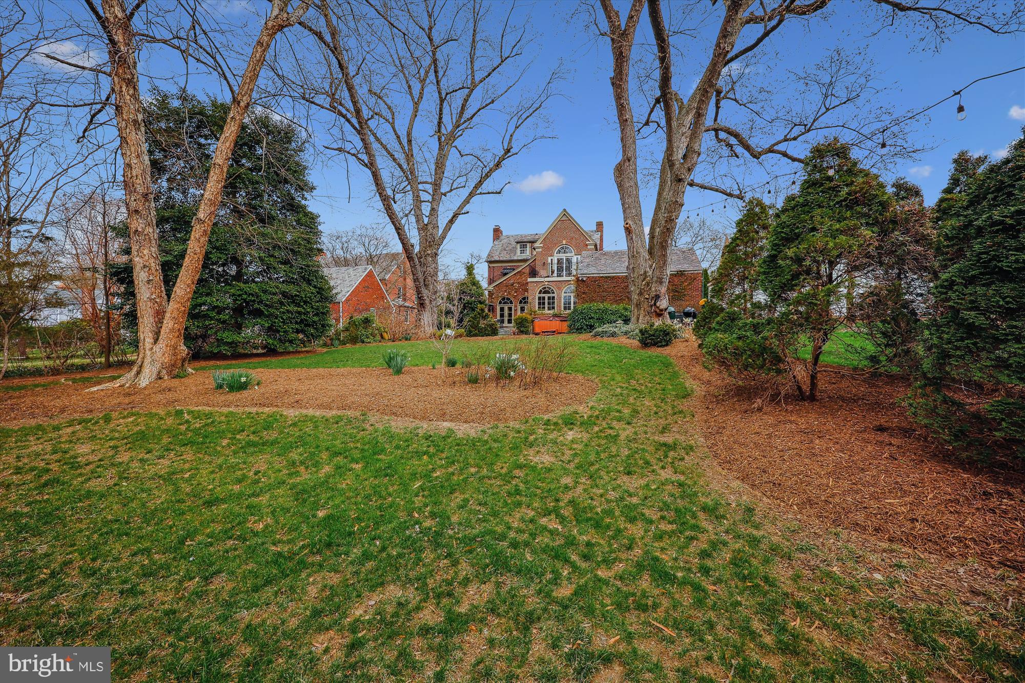 WOODSIDE PARK - Residential