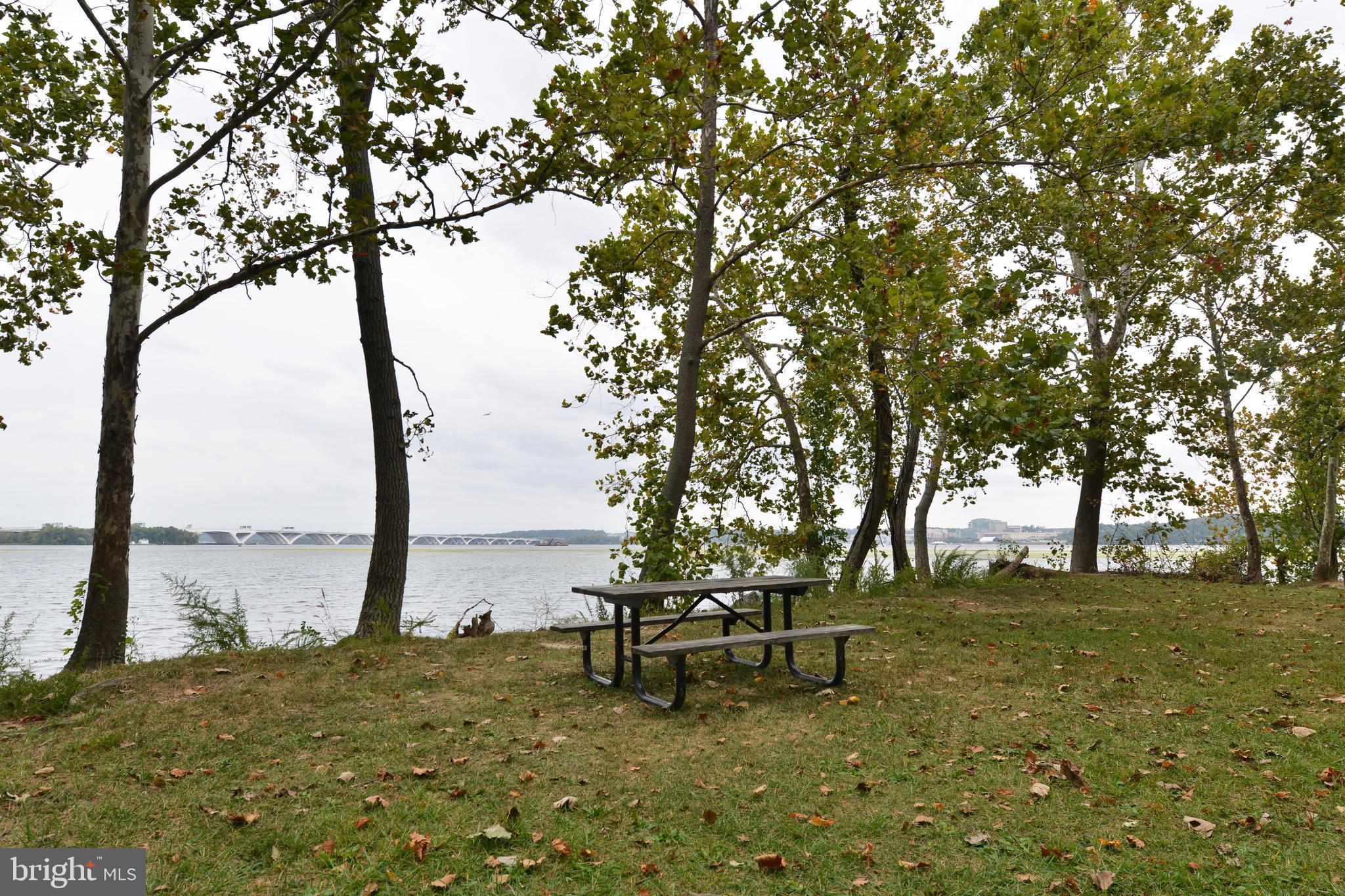 BELLE HAVEN ON THE GREEN - Residential