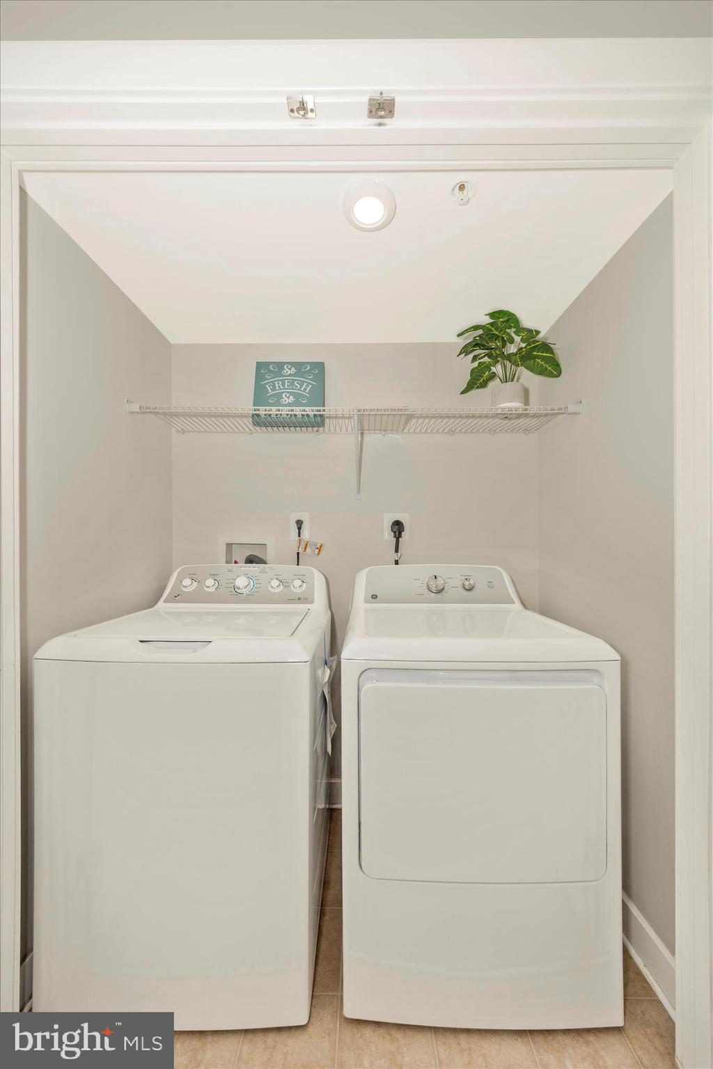 LAKE LINGANORE OAKDALE - Residential