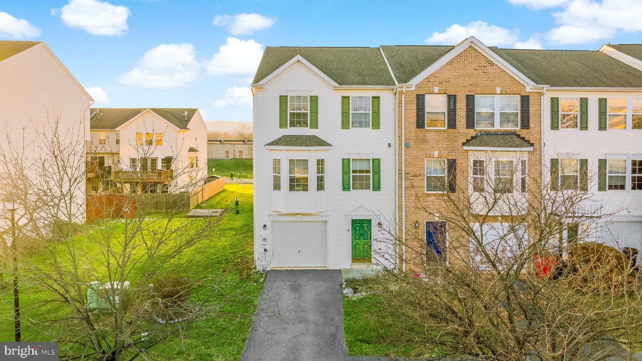 MANOR PARK - Residential