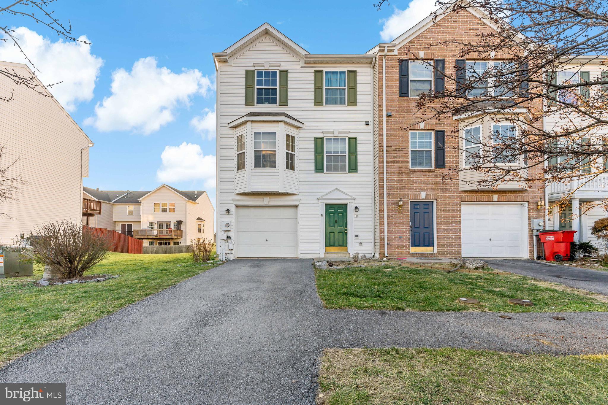 MANOR PARK - Residential