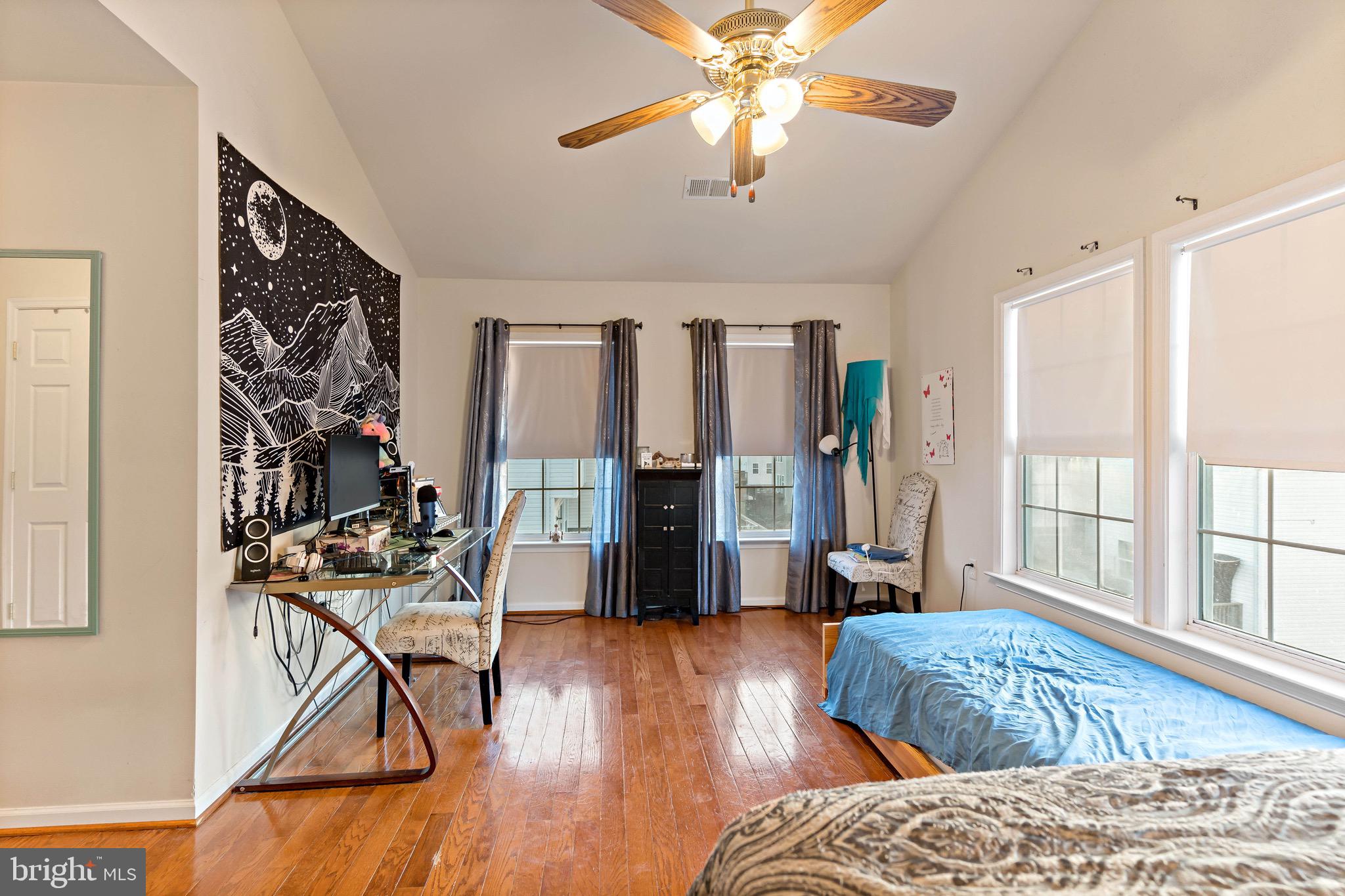 MANOR PARK - Residential