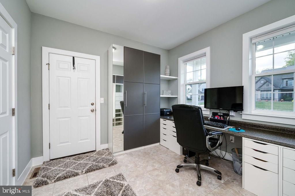 206 WOODS EDGE DRIVE