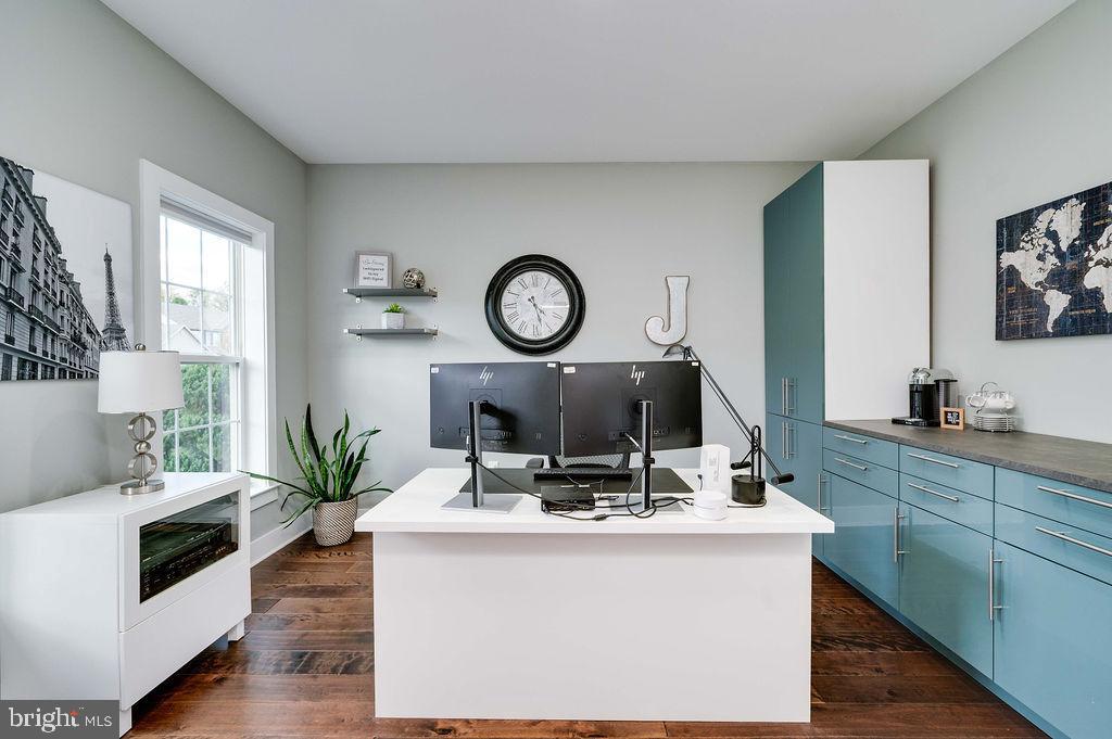 206 WOODS EDGE DRIVE