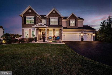 206 WOODS EDGE DRIVE DOUGLASSVILLE PA 19518