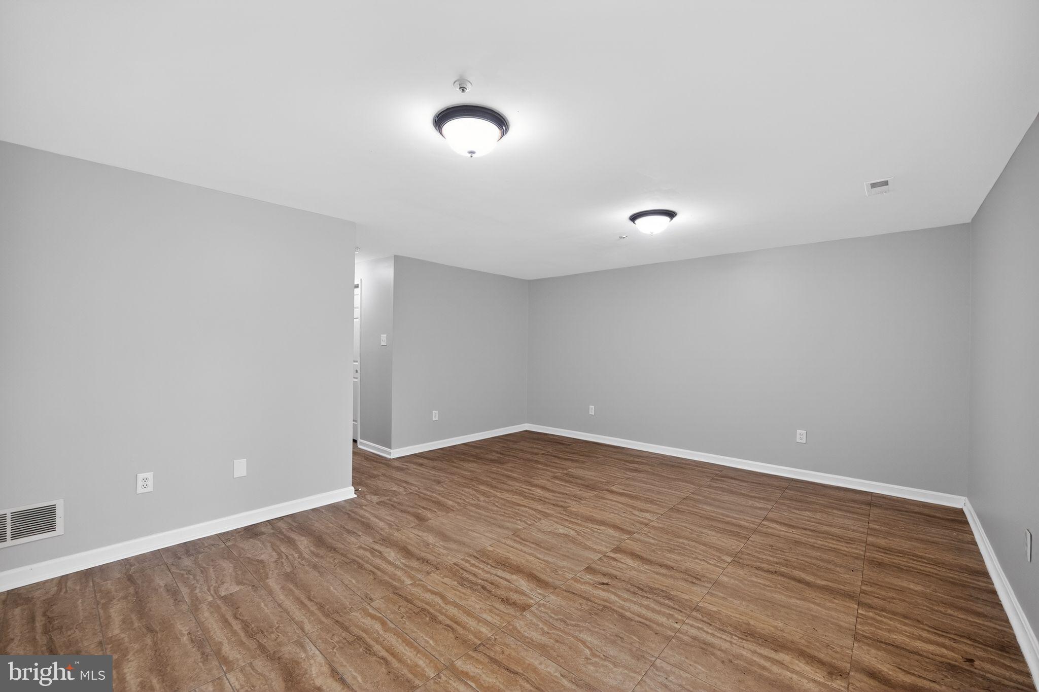 WINTERS RUN MANOR - Residential