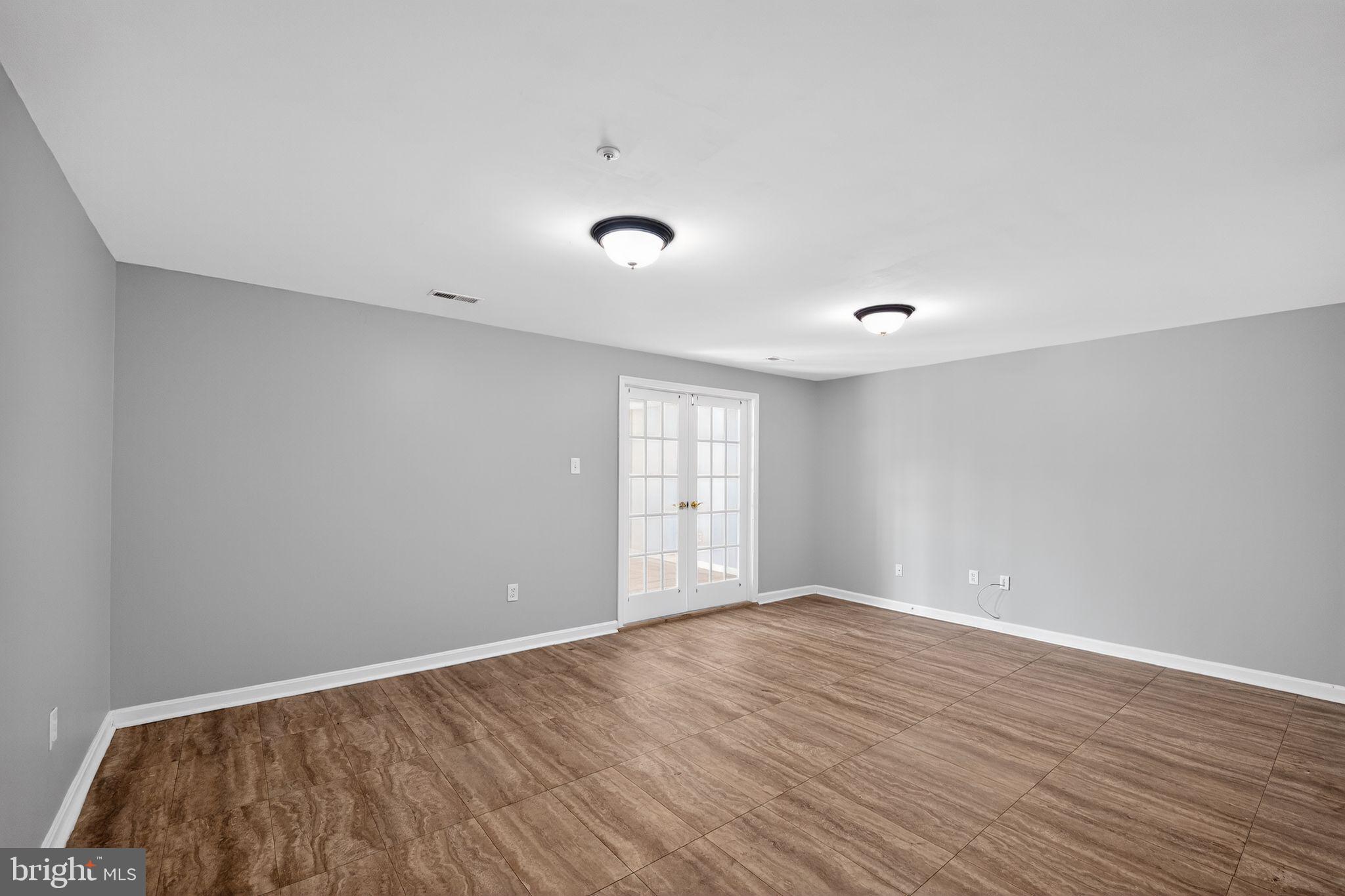 WINTERS RUN MANOR - Residential