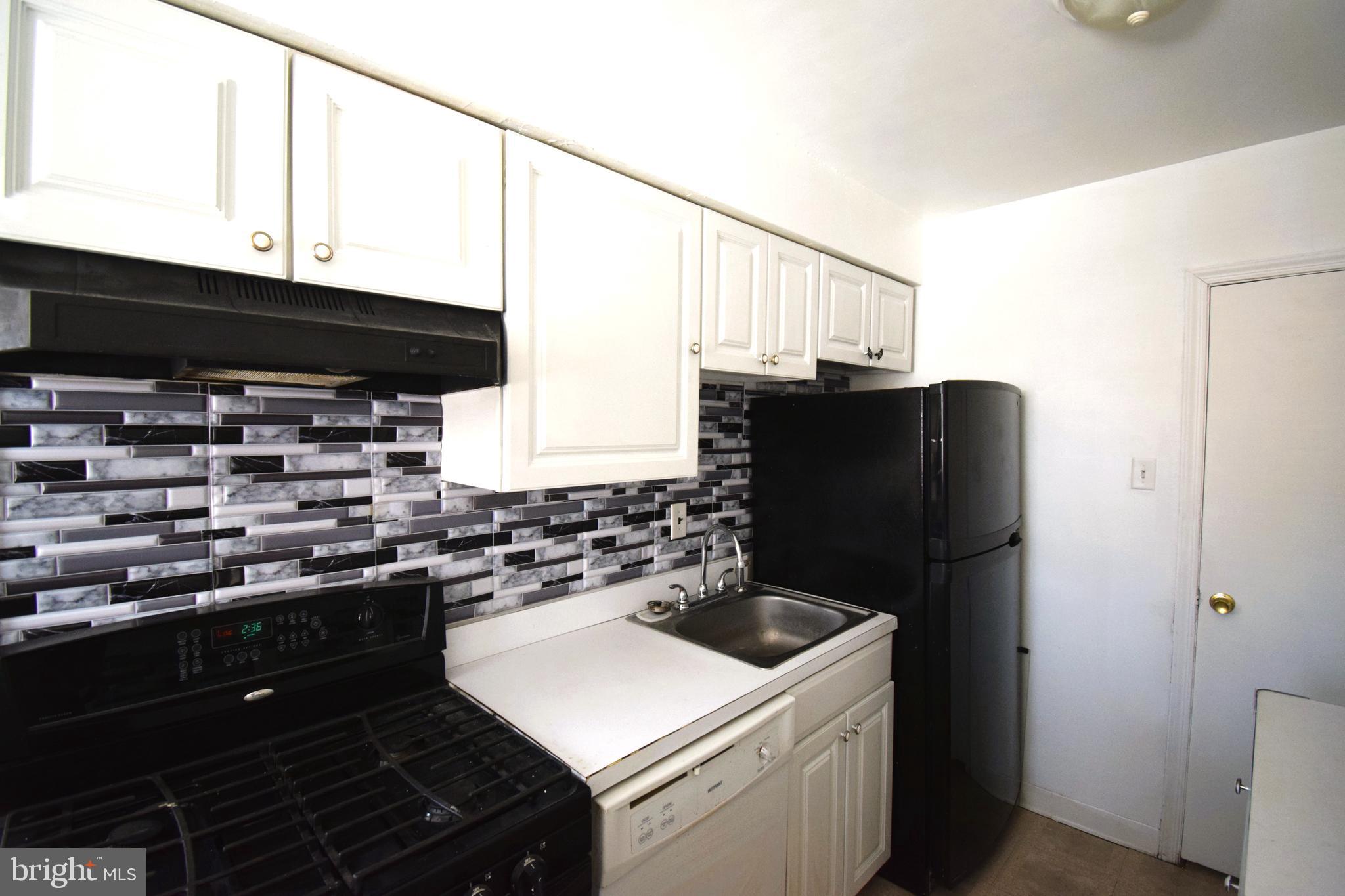 EAST OAK LANE - Residential