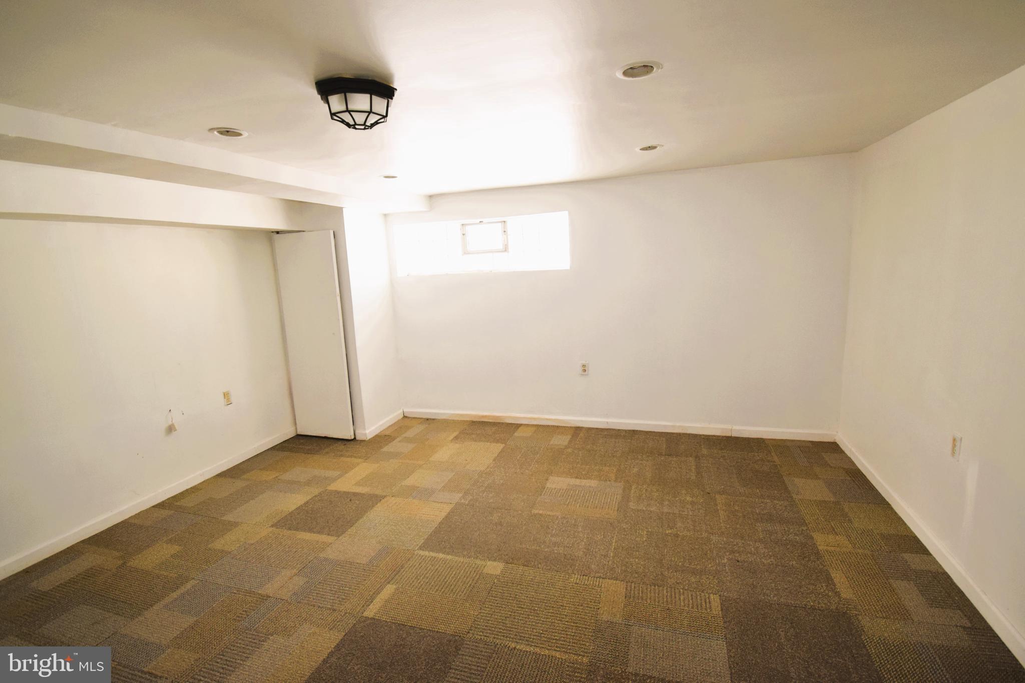 EAST OAK LANE - Residential