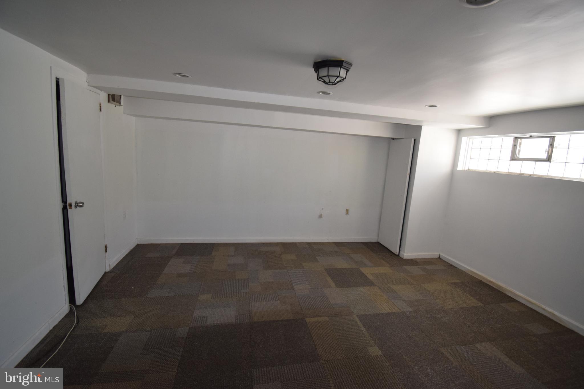 EAST OAK LANE - Residential