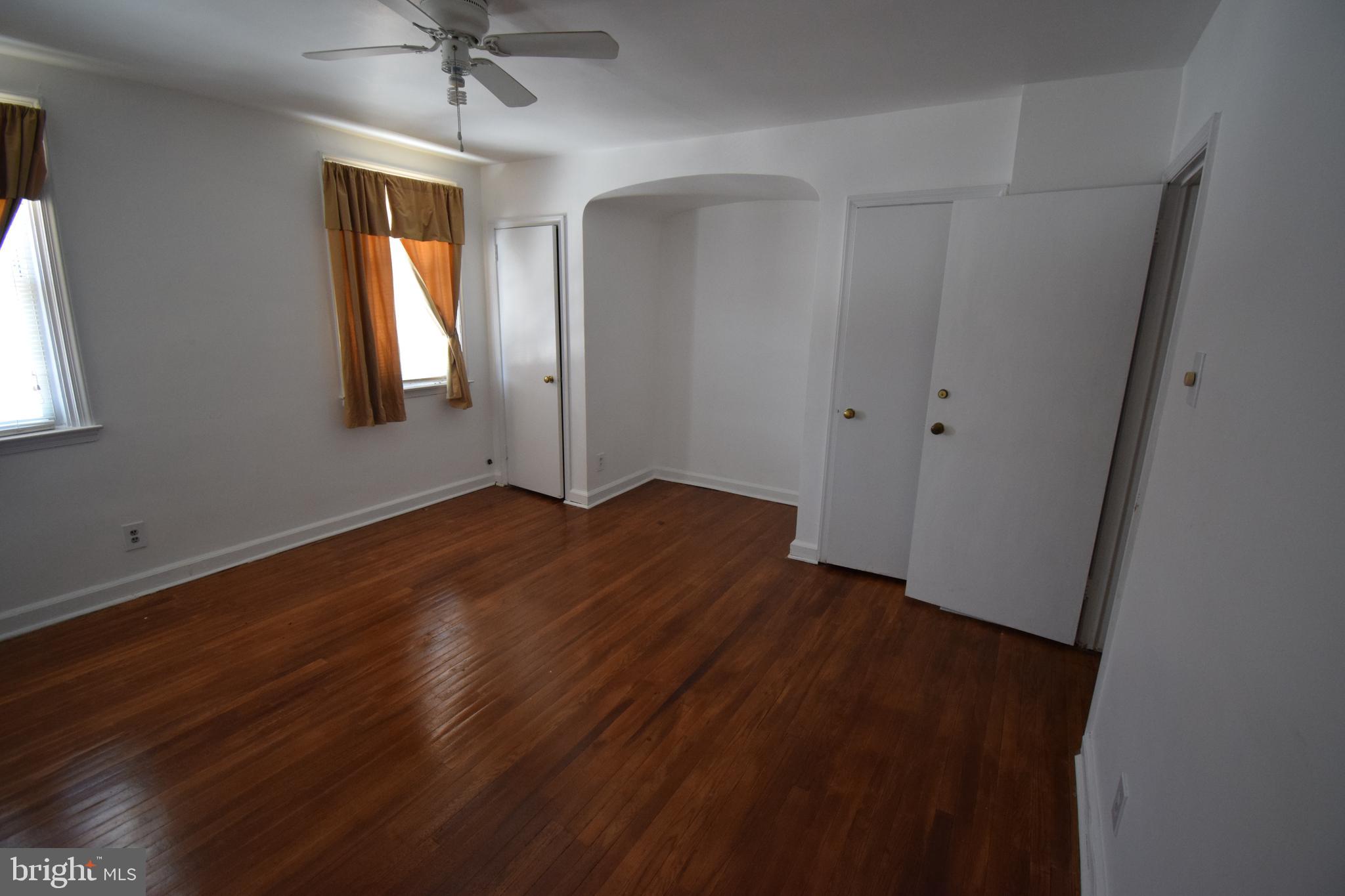 EAST OAK LANE - Residential