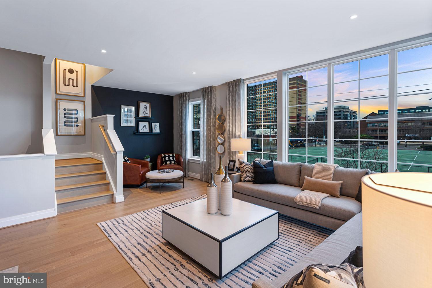 OLD TOWN ALEXANDRIA - Residential