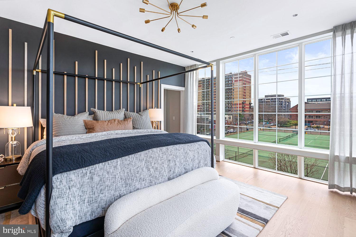 OLD TOWN ALEXANDRIA - Residential