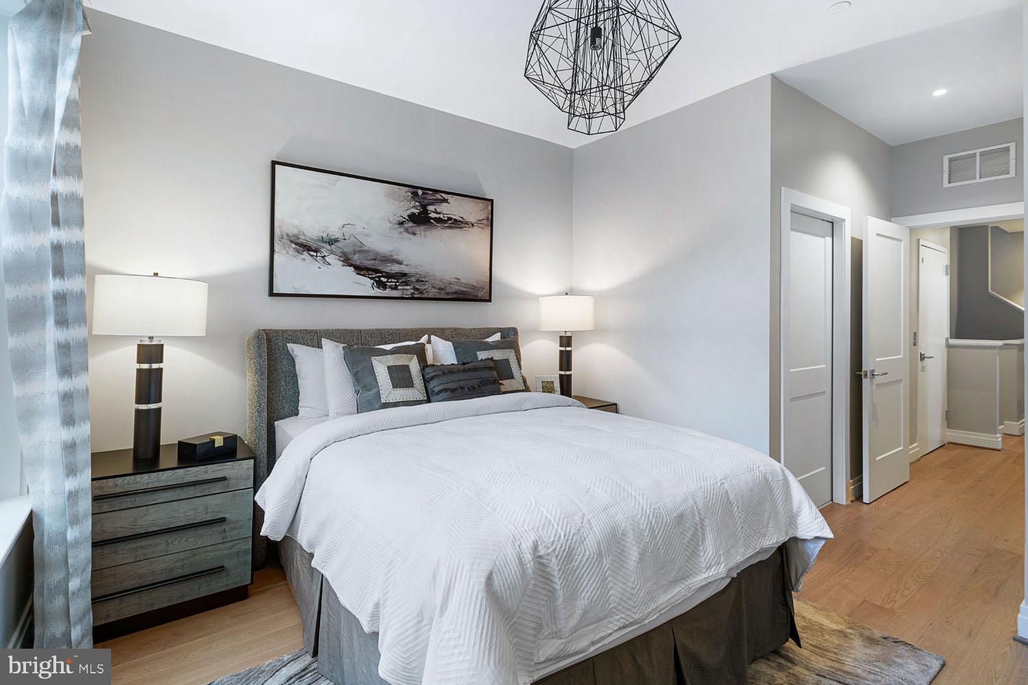 OLD TOWN ALEXANDRIA - Residential