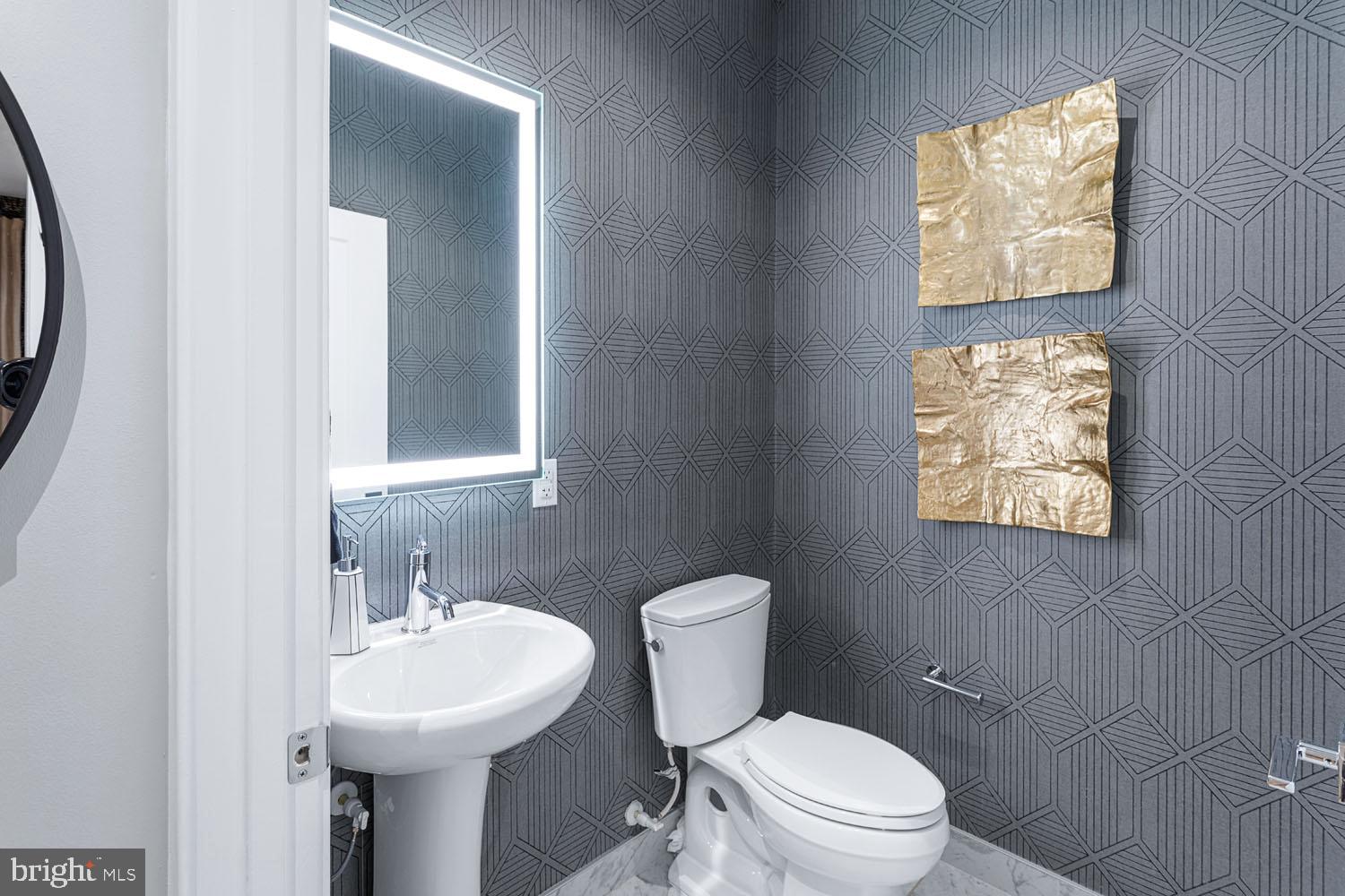 OLD TOWN ALEXANDRIA - Residential