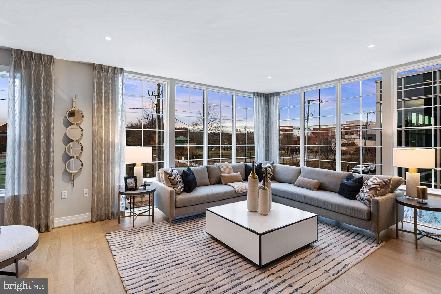 OLD TOWN ALEXANDRIA - Residential