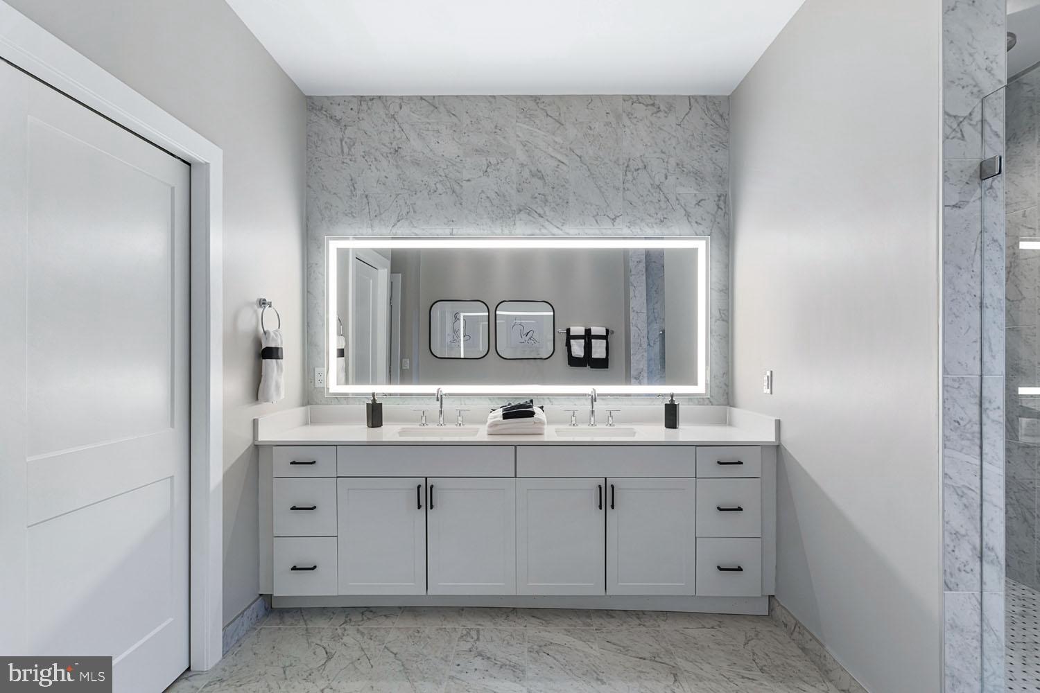 OLD TOWN ALEXANDRIA - Residential