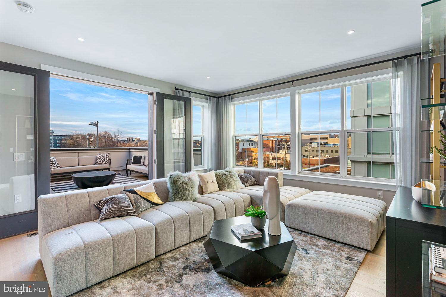 OLD TOWN ALEXANDRIA - Residential