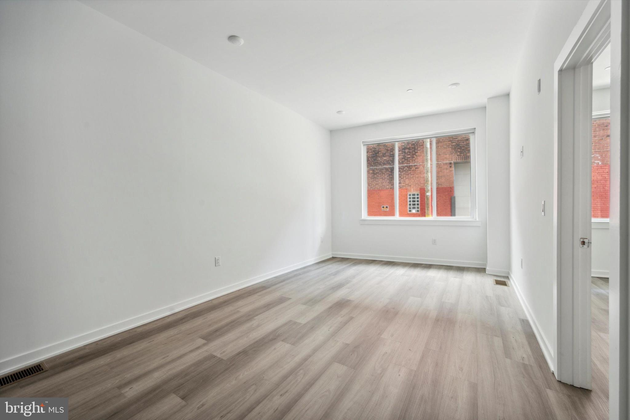 FAIRMOUNT - Residential Lease