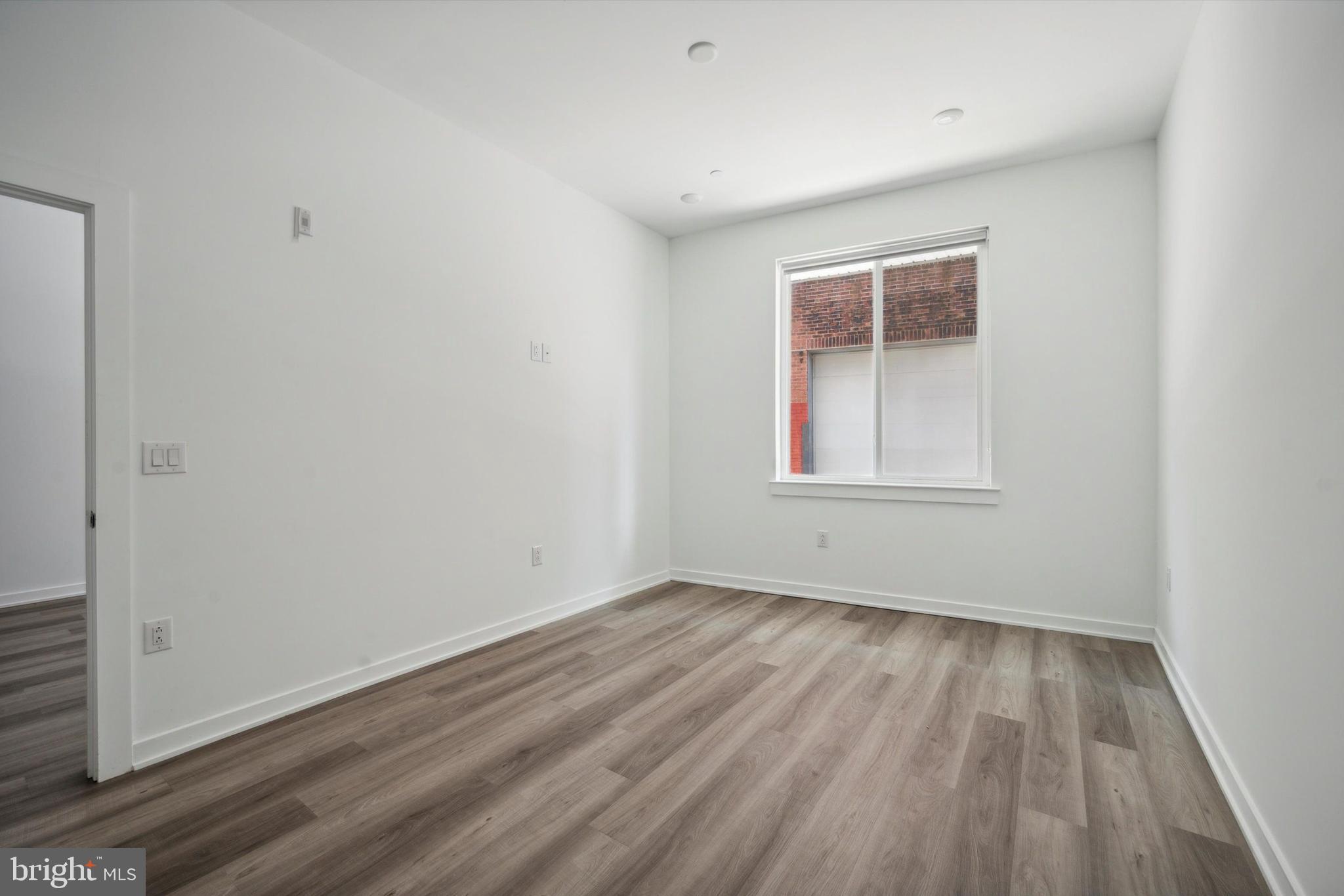 FAIRMOUNT - Residential Lease