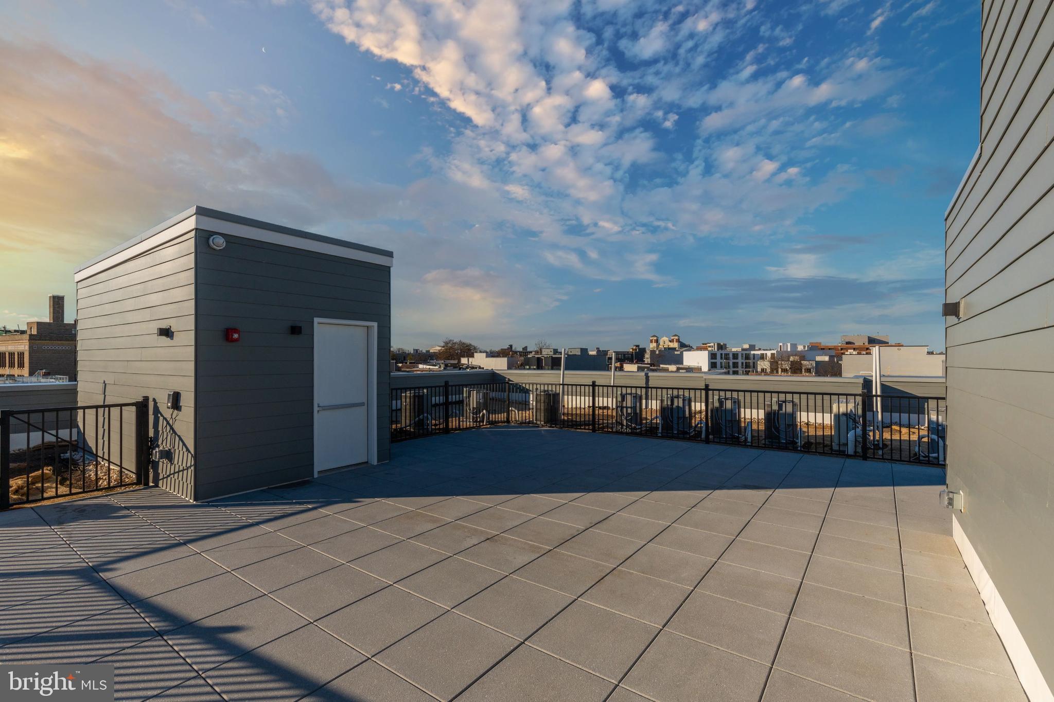 FAIRMOUNT - Residential Lease