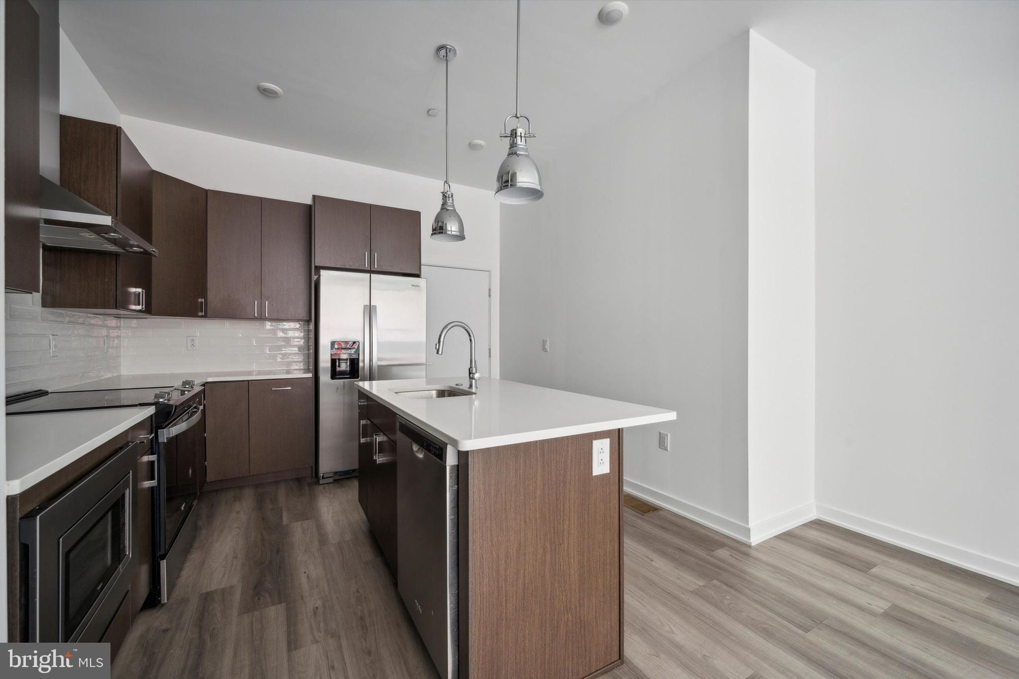 FAIRMOUNT - Residential Lease