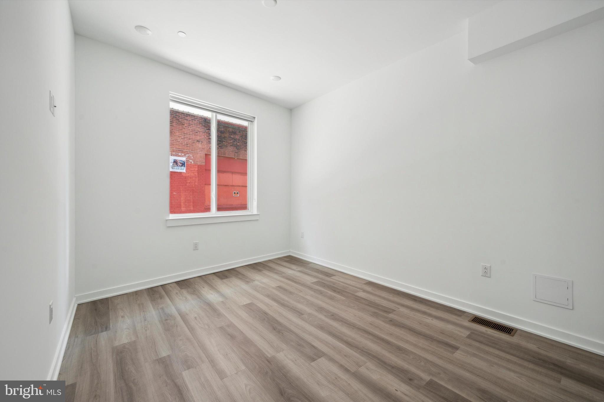 FAIRMOUNT - Residential Lease