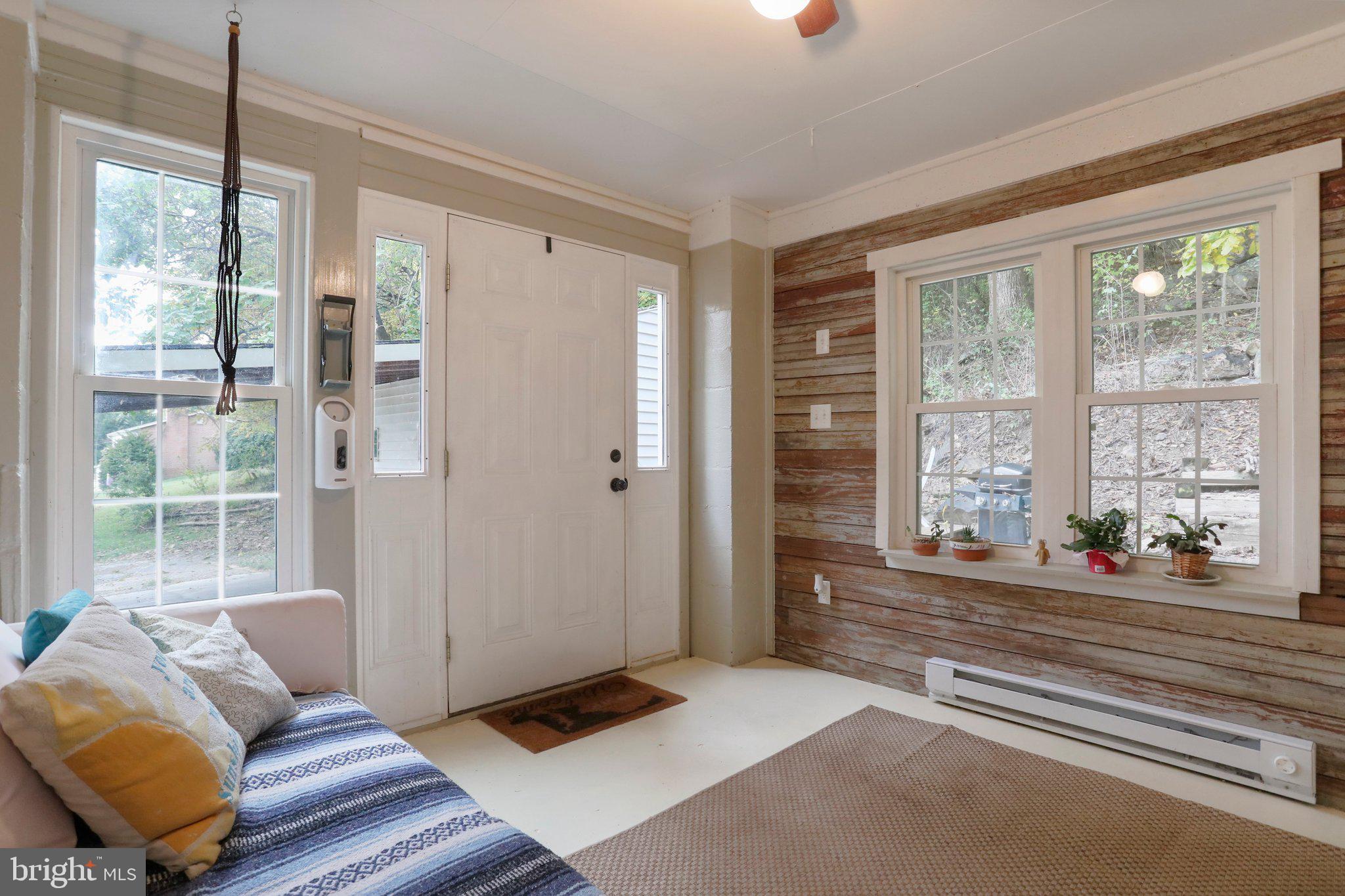 MIDDLETOWN - Residential