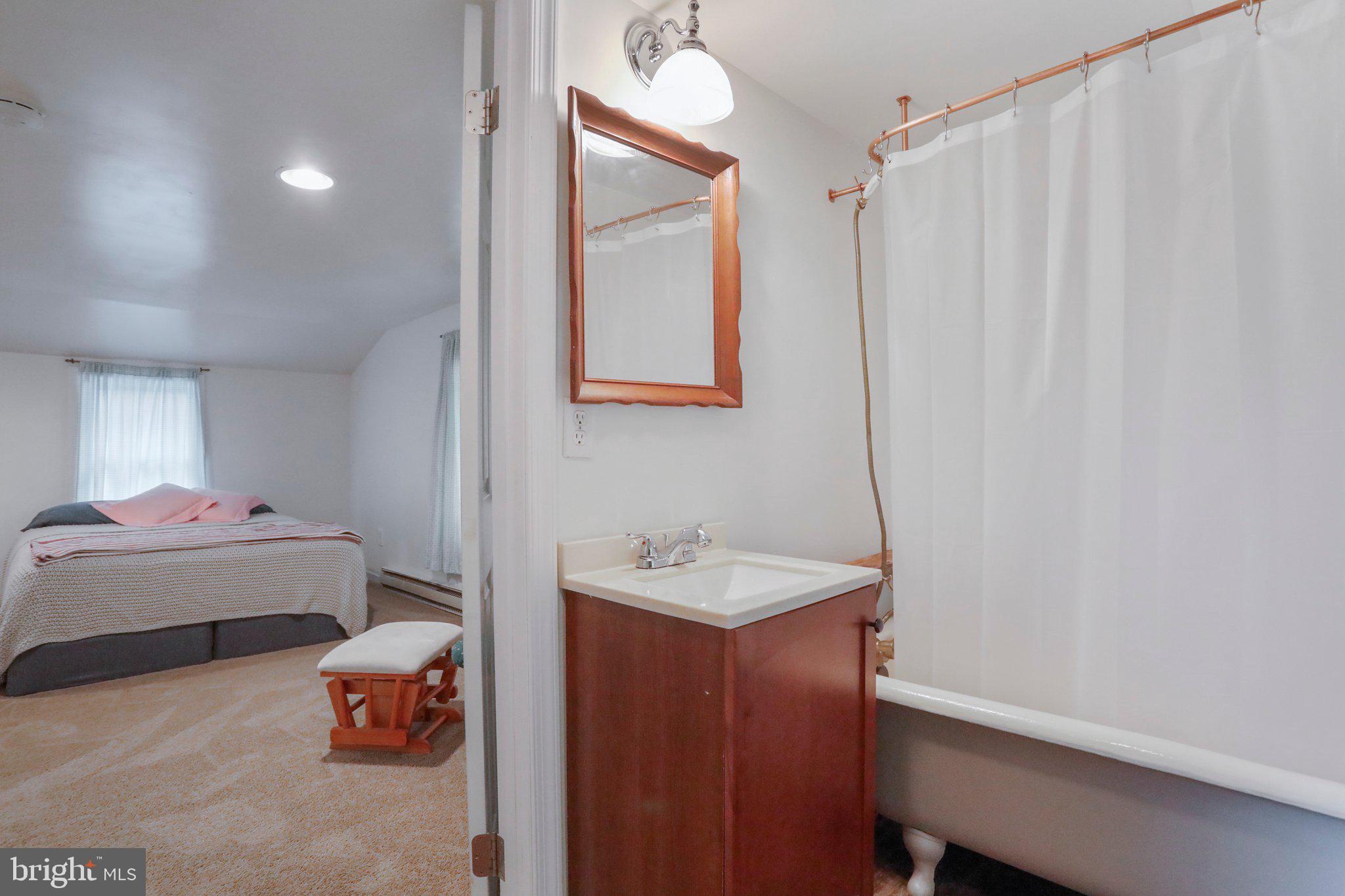 MIDDLETOWN - Residential