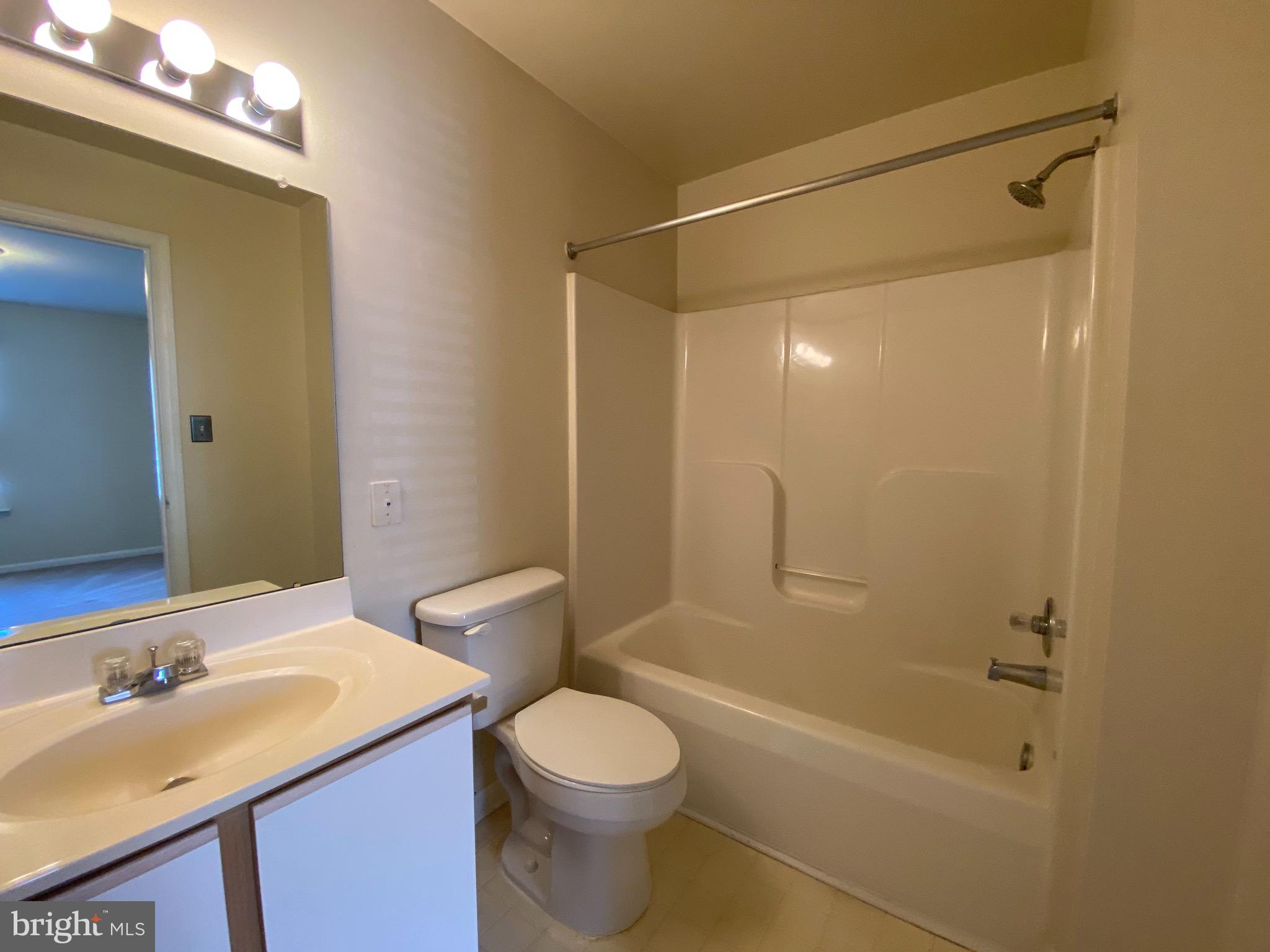 CARRIAGE POINTE AT AQUIA - Residential Lease