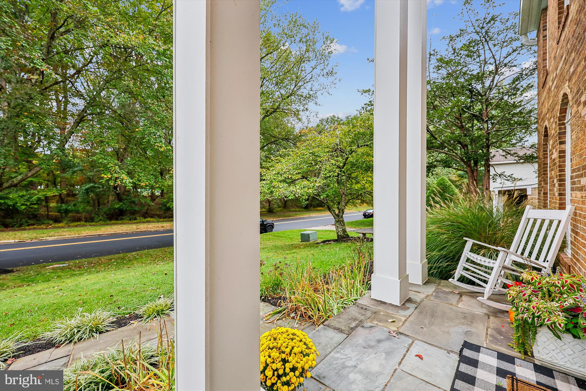 1816 RAINBOW DRIVE
