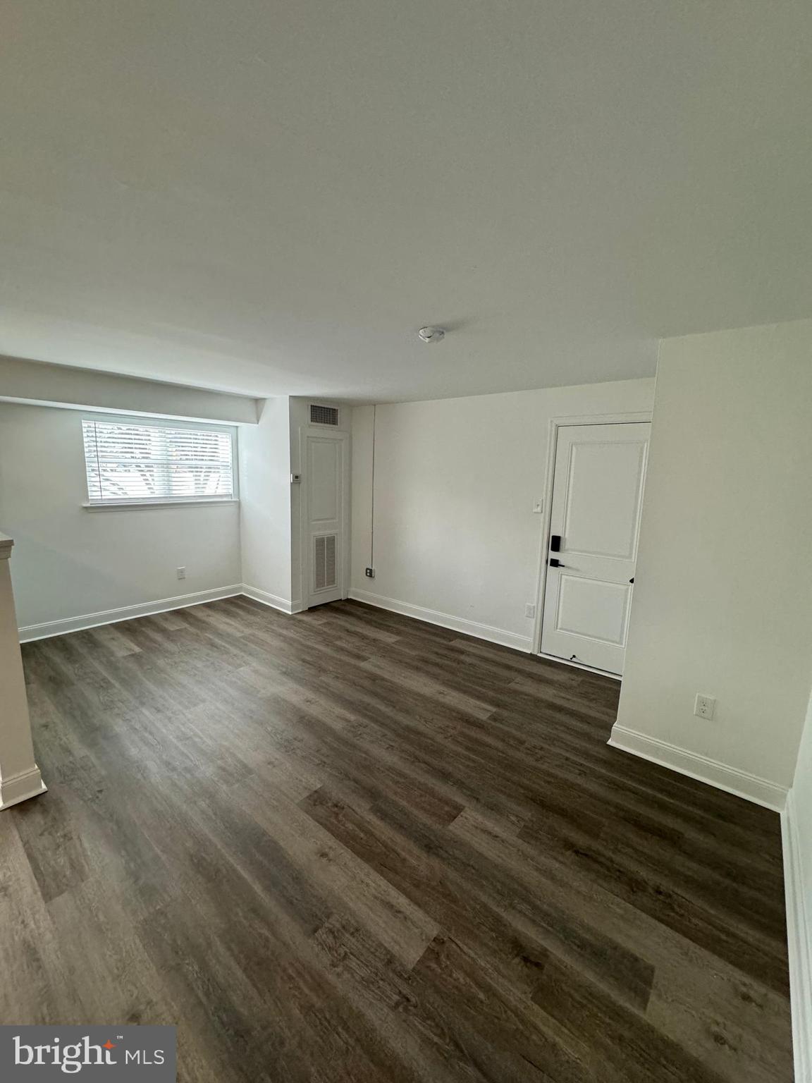 WILLOW GROVE - Residential Lease