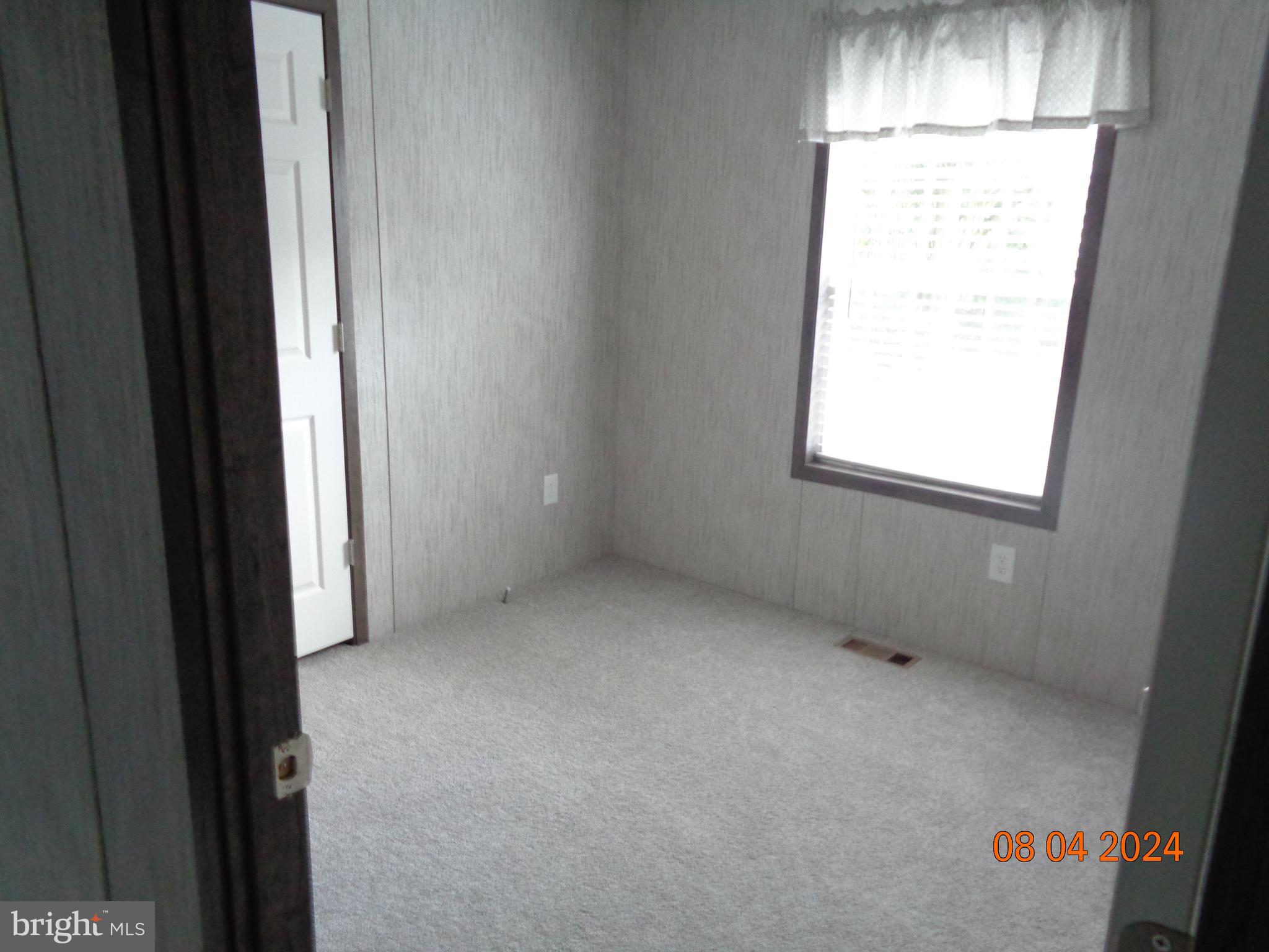 MIDDLE CREEK VILLAGE - Residential