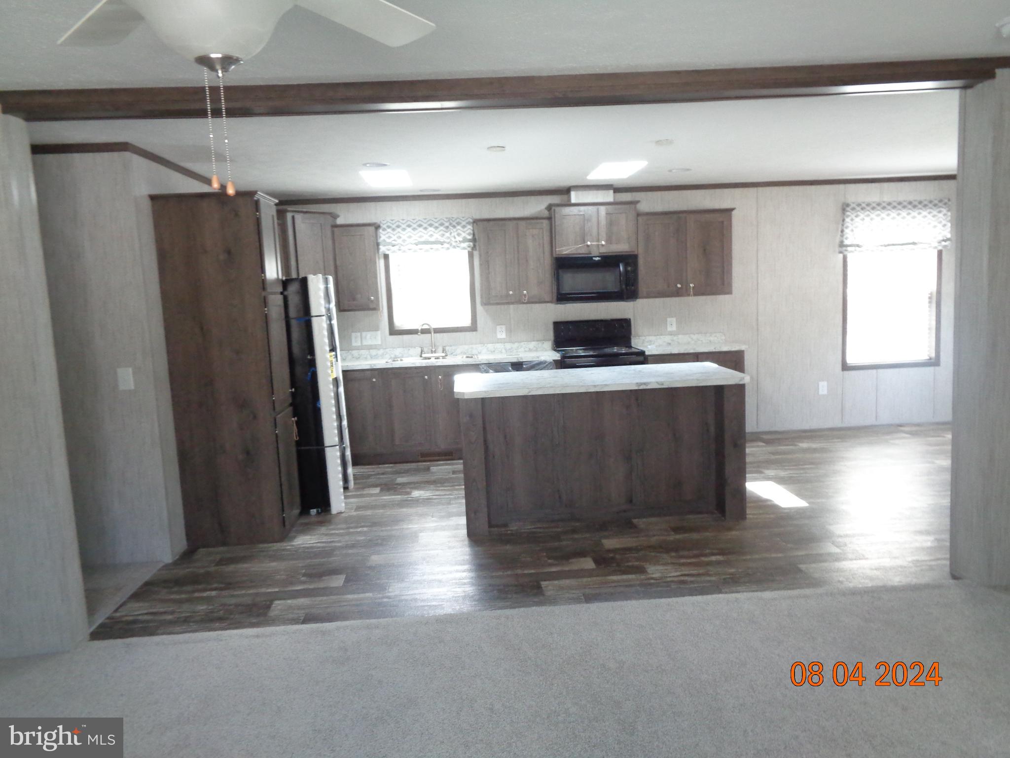 MIDDLE CREEK VILLAGE - Residential