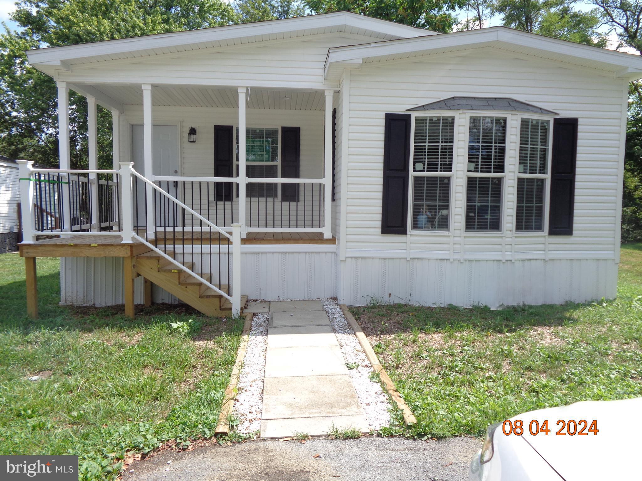 MIDDLE CREEK VILLAGE - Residential